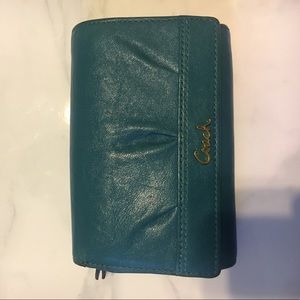 AUTHENTIC COACH WALLET (used with tags)